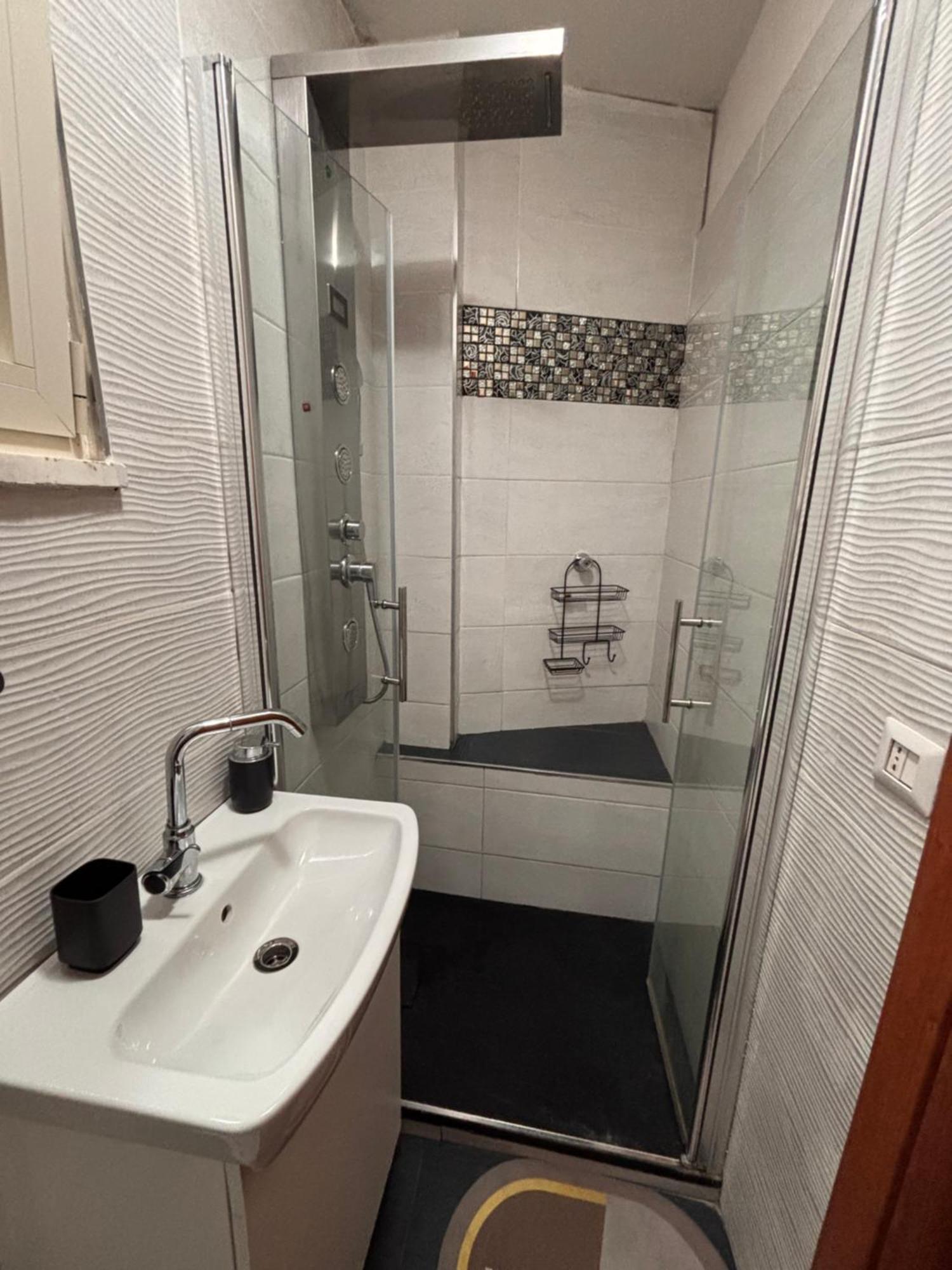 Lisaapartmenthouse살레르노 외부 사진